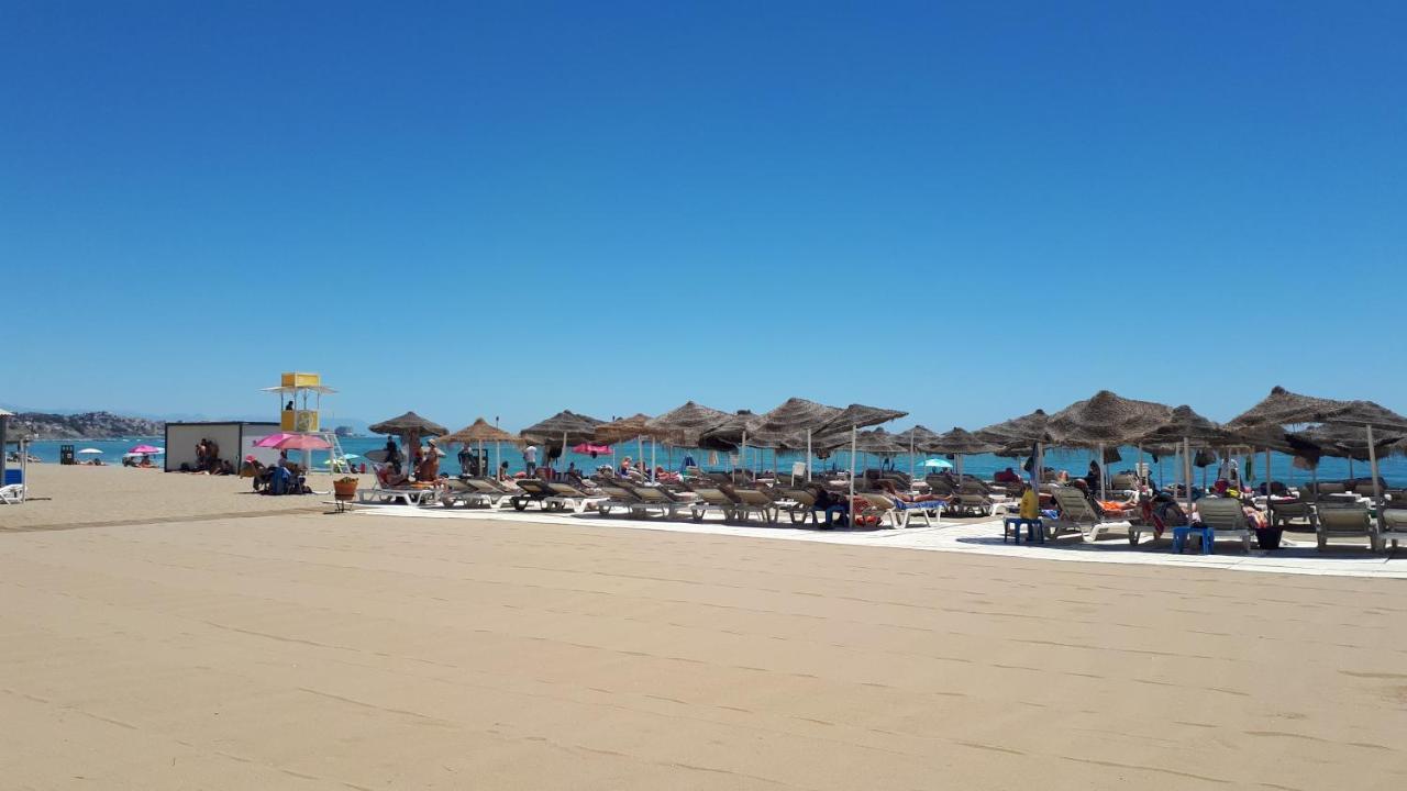 Nice Apartment In Hotel Ronda 4 First Beach Line Fuengirola Ngoại thất bức ảnh
